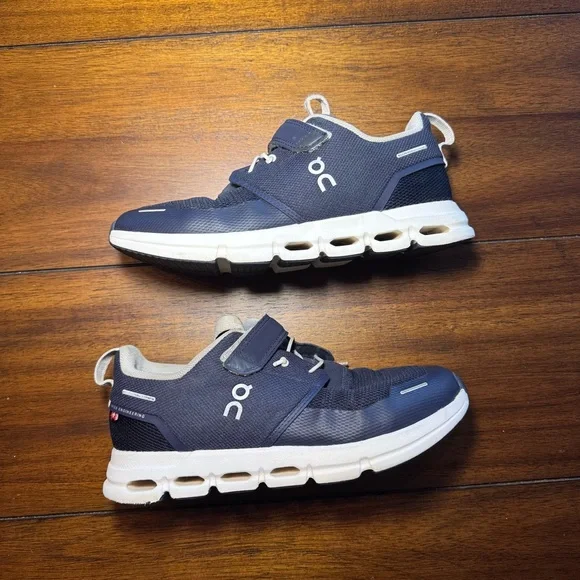 On Kids' Preschool Cloud Play Shoes Running Sneakers Navy White Size 3K EUC - Picture 1 of 6